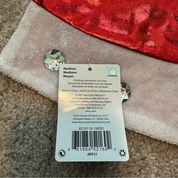 BNWT Elvis Pet Cape - Medium - Picture 3 of 3